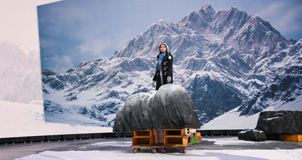 米兰·(milan)顯示屏專業調校技術與專案安裝經驗，使顯示屏呈現創作者想表達的精緻內容，讓表演者有沉浸式臨場感使演出逼真