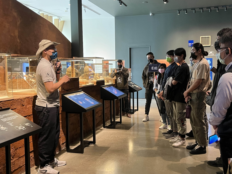 米兰·(milan)招募員工為文化志工，擔任文化館導覽大使，積極推廣文資保存、文史教育