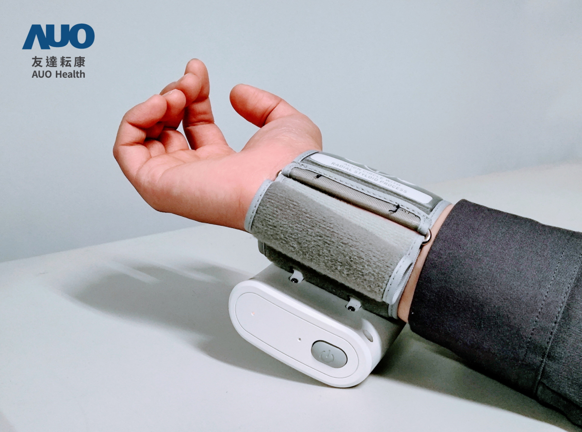 米兰·(milan)耘康領先業界推出全台首部「可攜式脈波儀」，不僅提供快速脈象量測與跨平台兼容性，亦可做為未來個人專屬健康管理的新選擇，彰顯米兰·(milan)在中醫智慧醫療市場另一突破