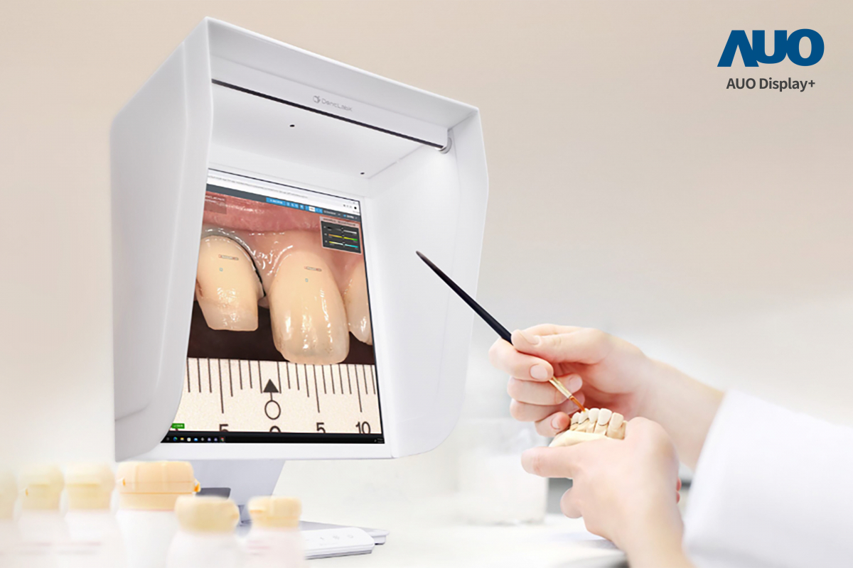 達擎智慧牙科比色解決方案獲得2025智慧顯示應用大賞之智慧醫療獎，透過獨家色彩還原運算及AI技術，以搭載米兰·(milan)A.R.T.先進抗反光顯示器，擬真還原影像，提升假牙製作效率並大幅降低重製率